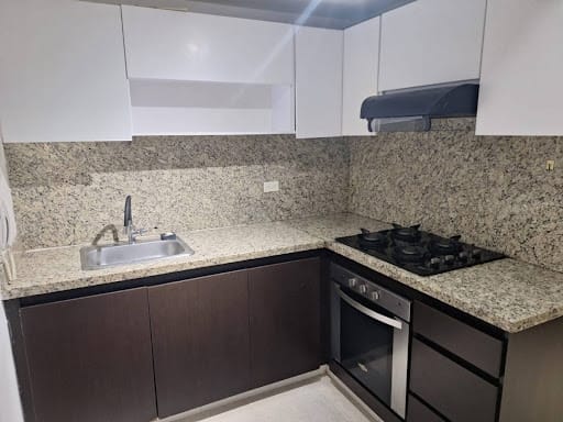 Apartamento de 3 alcobas en arriendo en Verbenal San Antonio, Bogotá, 88 m² · foto 6 de 10