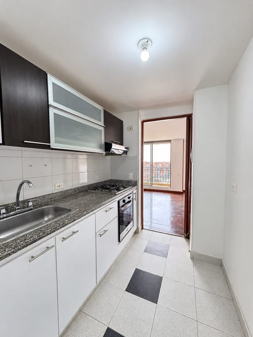 Apartamento de 3 alcobas en arriendo en Villas De Granada, Bogotá, 89 m² · foto 3 de 18