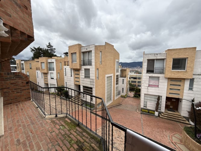 Casa de 5 alcobas en venta en Suba Urbano, Bogotá, 280 m² · foto 3 de 24