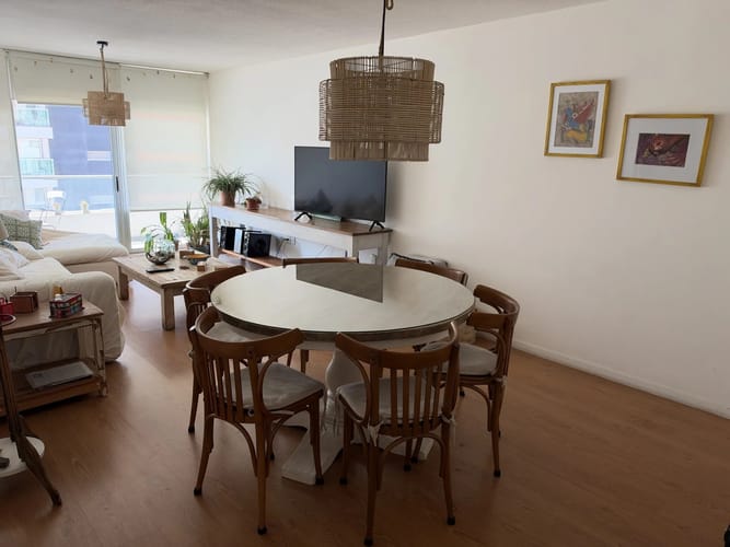 3721 | LUJOSO APARTAMENTO AMOBLADO DE 3 DORMITORIOS Y 3 BAÑOS CON GARAJE, PISCINA Y VISTA AL MAR – MALVÍN SUR · Foto 2