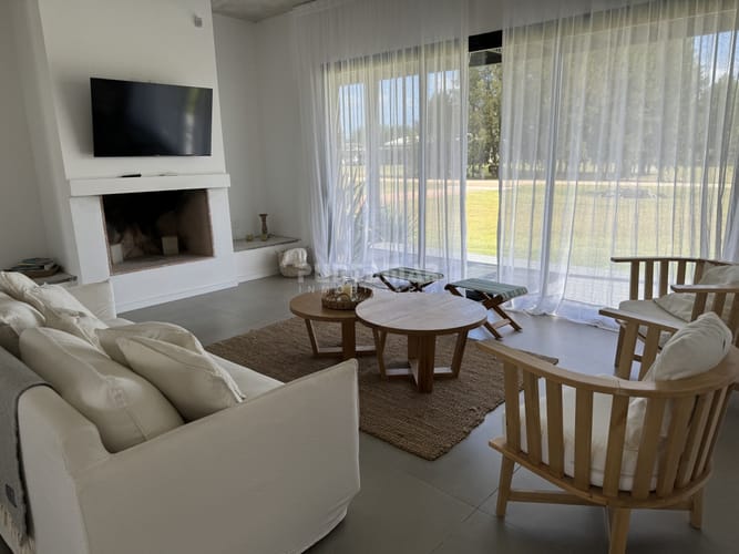 Casa en venta y alquiler en Barrio El Quijote · Foto 3