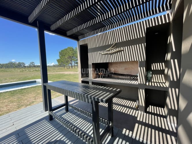 Casa en venta y alquiler en Barrio El Quijote · Foto 7