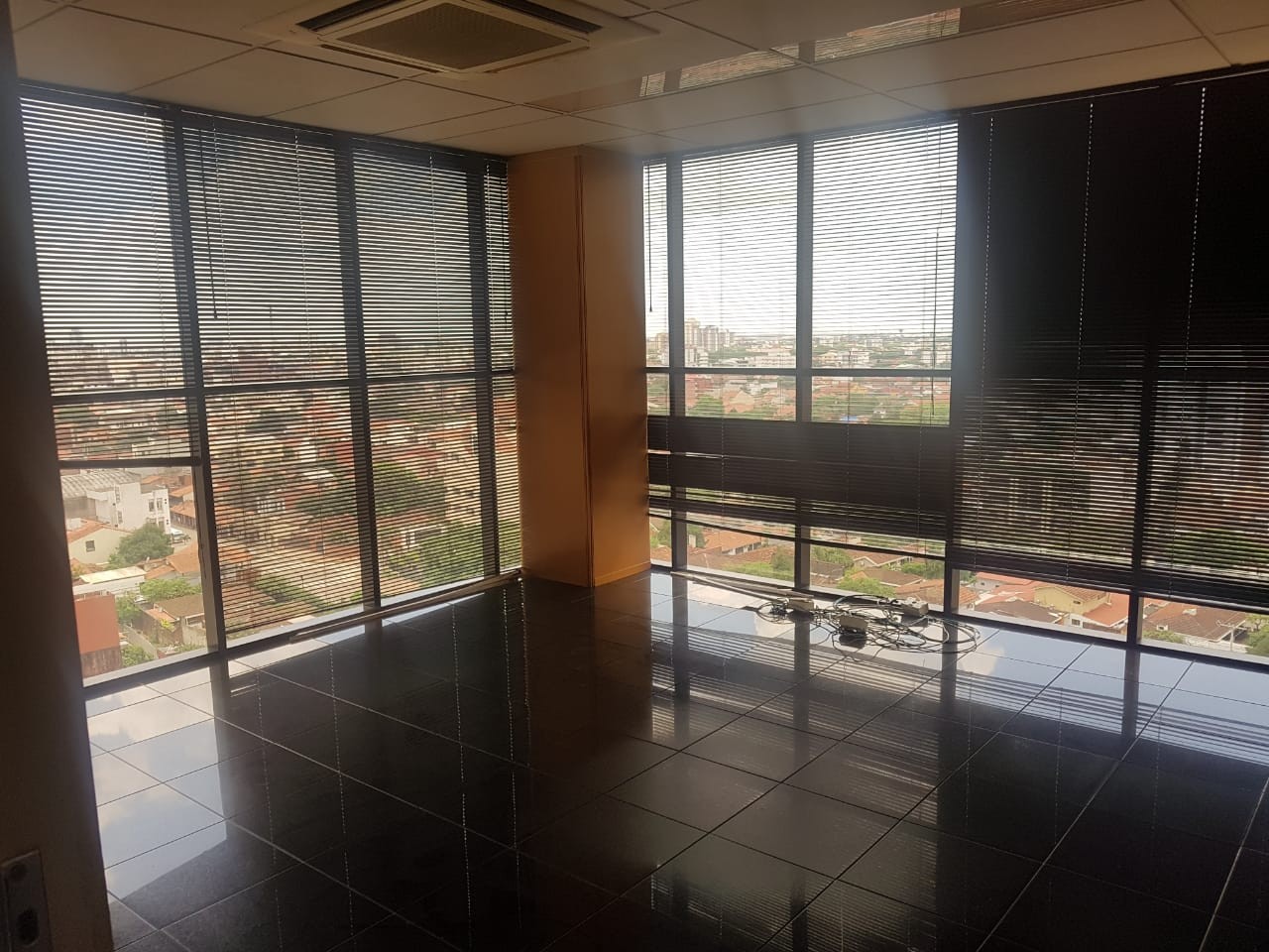 Gran Oficina De Lujo Torre Empresarial Cainco