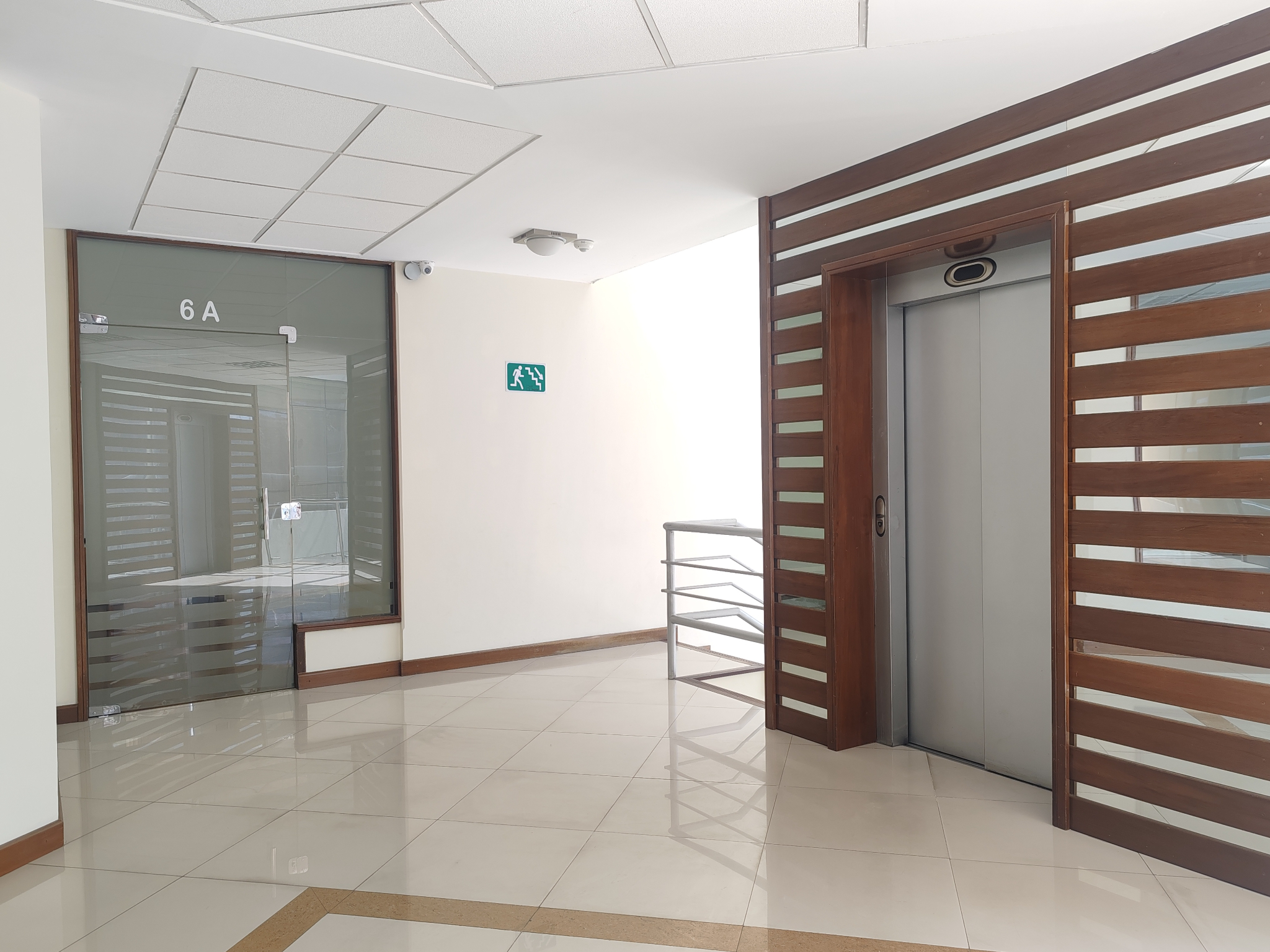 Venta Oficina, Calle 9 Calacoto Edf. Vitruvio II