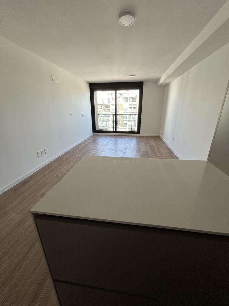 VENDE CON RENTA, PARQUE BATLLE, MONO 44 M2, TERRAZA, LAUNDRY, PARRILLERO, PISO 9, FRENTE ! - Ansicht 2
