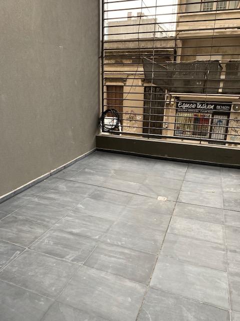 Magallanes Esquina Constituyente Dos Dormitorios Y Doble Garage !!! - Vista 5