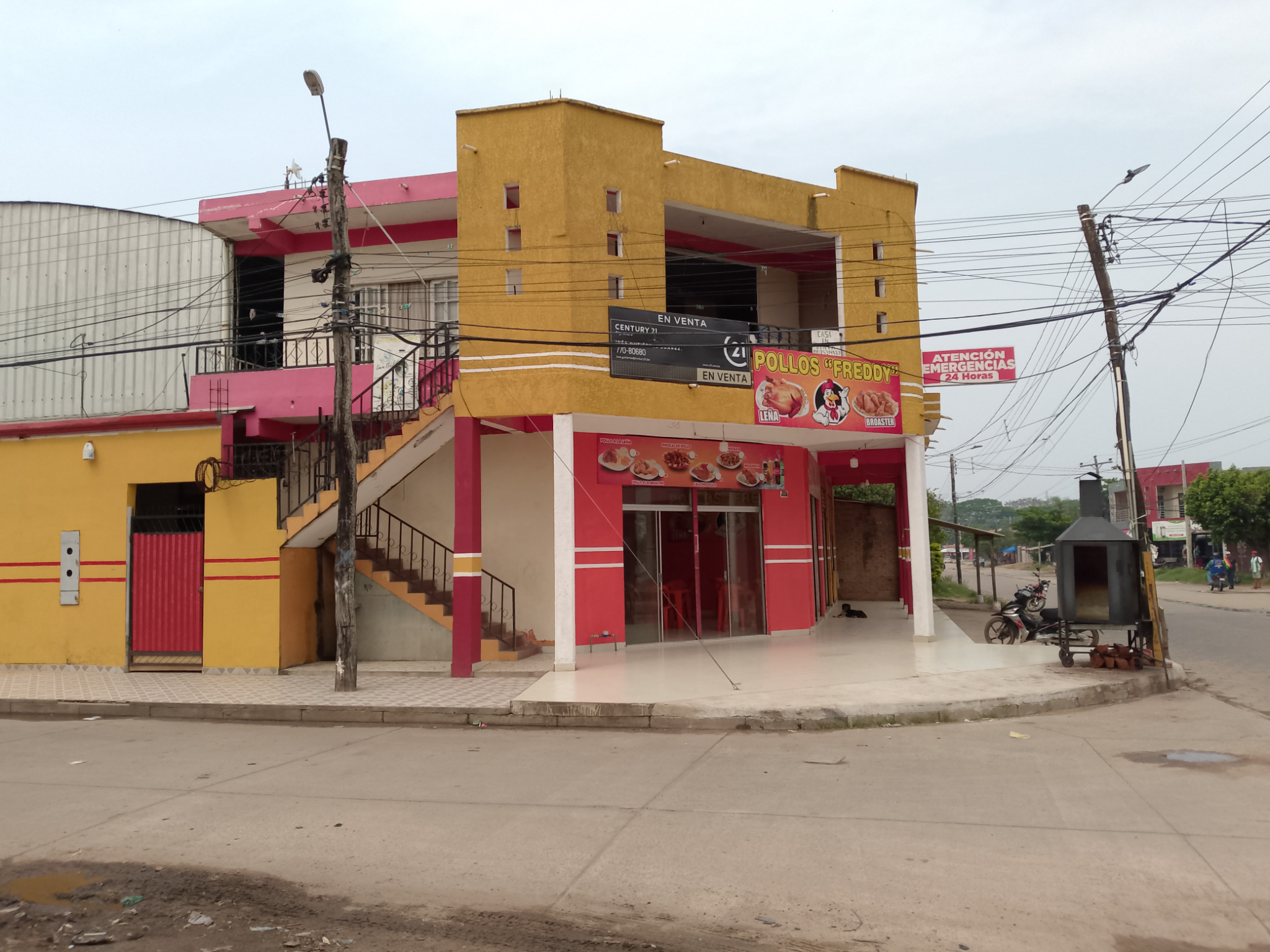 Casa En Venta  Ideal Para Todo Tipo De Negocio Como:  Restauran