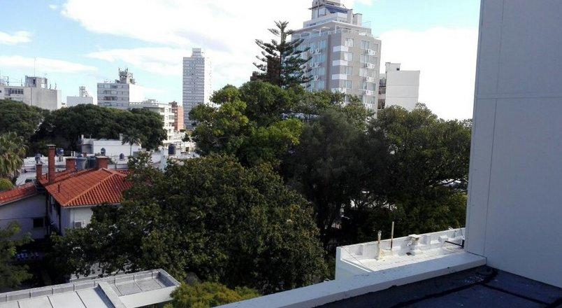 Apartamento Con 2 Garajes, 2 Dorms Y 2 Baños. Ref. #03713 - InfoCasas