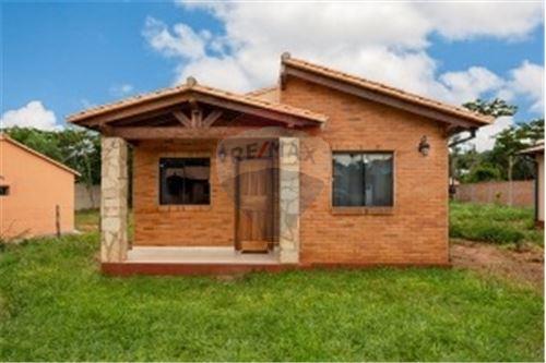 Casa - Venta - Paraguay Central Luque. Ref. #V9E668 - InfoCasas.com.py