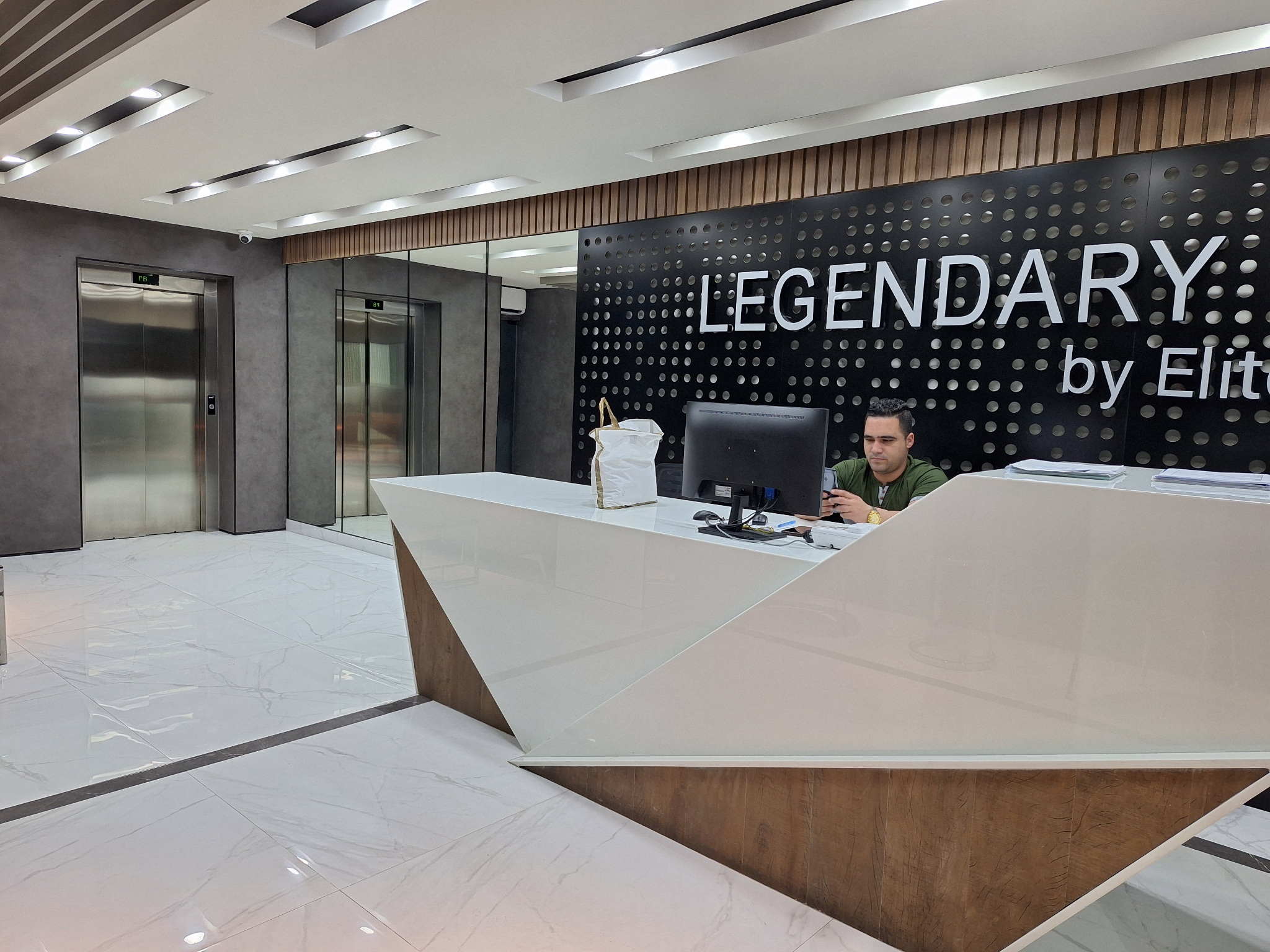 Moderno, Amoblado  Departamento En Alquiler Zona Equipetrol