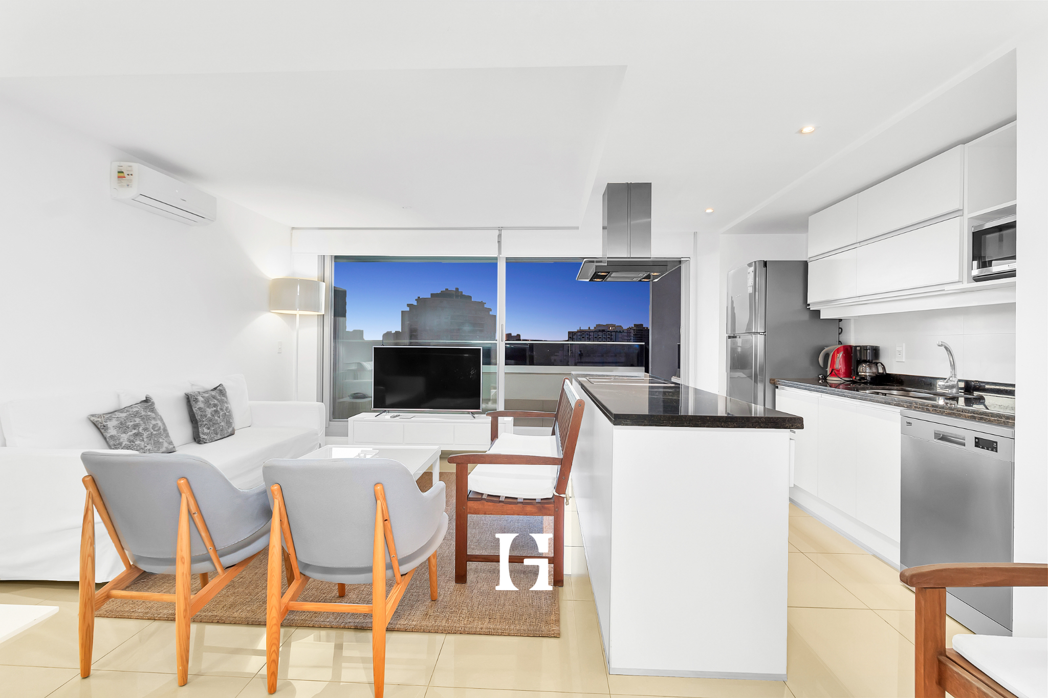 Venta Apto 3 Dorm, 3 Baños, Balcón Y Garage Doble En Playa Brava - Meer