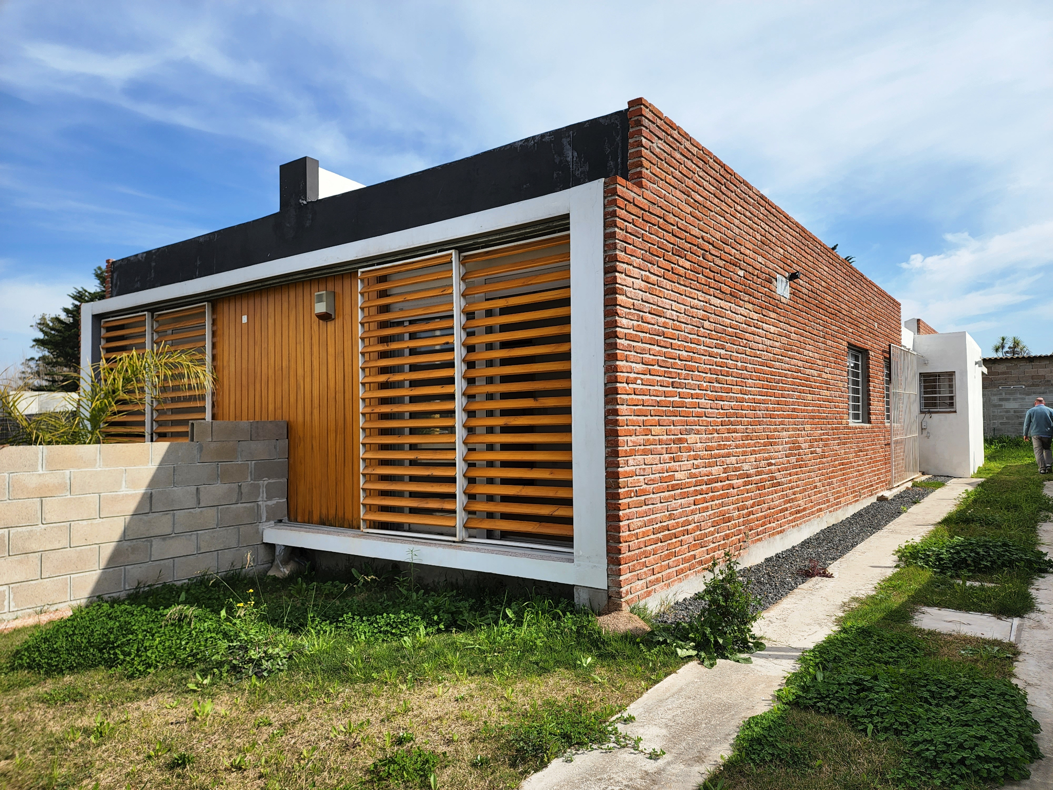 ESTRENE!! VENTA EN LAGOMAR, 3 DORMITORIOS, SUITE, PARRILLERO. Ref #FC15F2