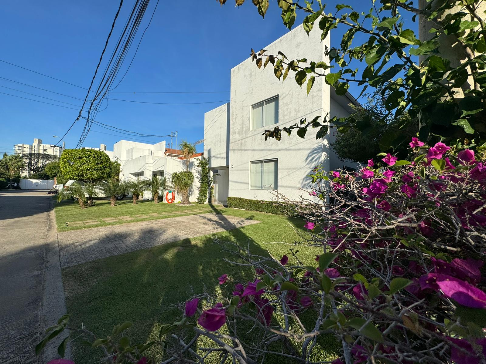 Casa De Dos Plantas En Condominio Villa Del Milagro – ¡tu Nuevo Hogar!