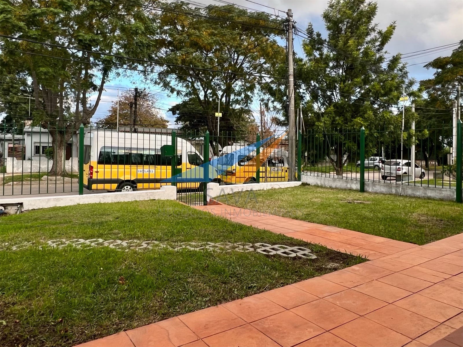 Alquiler Casa 3 Dormitorios Punta Gorda/Camino Carrasco. Patio. 2