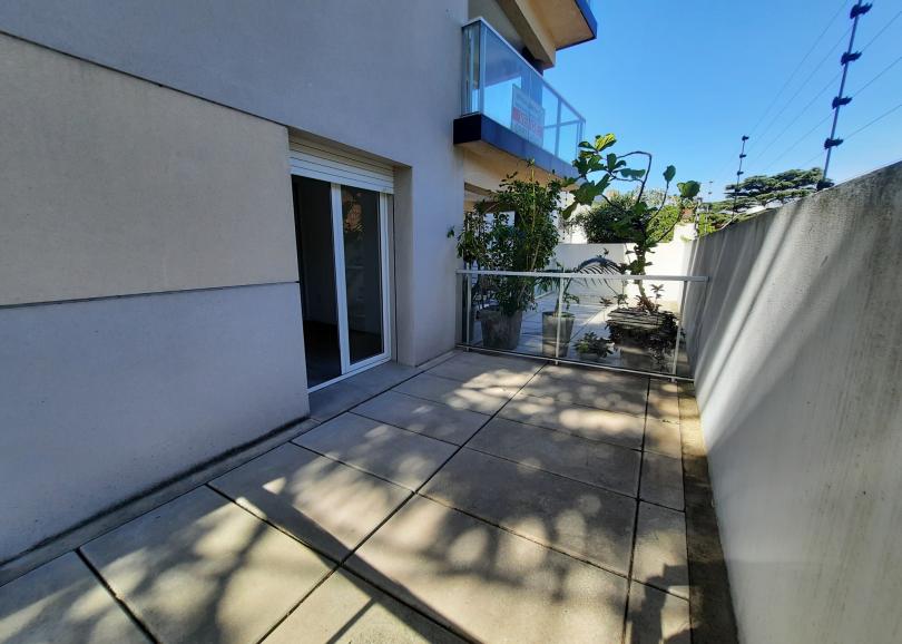 A Pasos Portones Shopping 2 Dormitorios 2 Baños Opc Garage. Ref. #