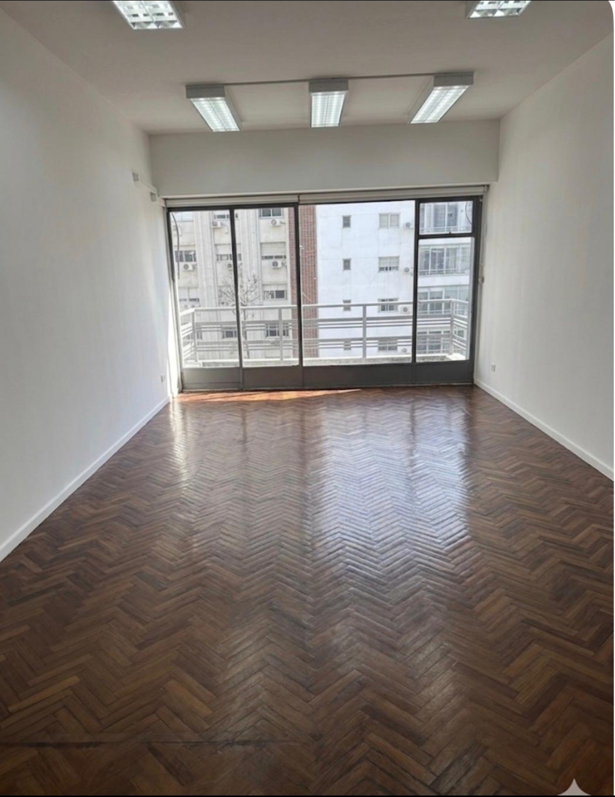 Dueño vende Apartamento 80 m dos dorm. dos baños amplio living terr al frente . - Widok 3