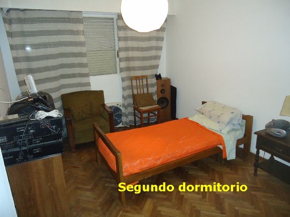 BUEN APTO. DE 2 DORMITORIOS Y SERVICIO COMPLETO EN POCITOS - Mehr