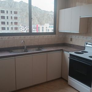 Departamento En Alquiler De 4 Dormitorios En Plena  21 De Calacoto