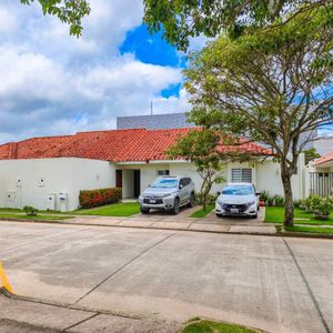 Casa En Venta – Las Palmas II | 4 Dormitorios En Una Planta