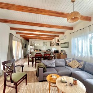 Moderna Casa Con Piscina Pileta Gran Patio Cercado En Excelente Barrio