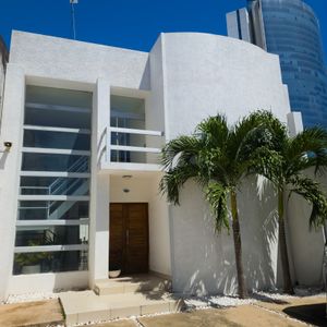 Casa En Venta En Equipetrol Norte