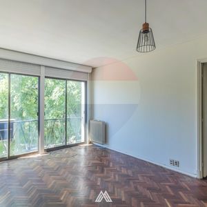 Apartamento Tres Cruces/ La Comercial 2 Dorm C/opción 3, 2 Baños
