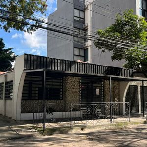 Tu Restaurante En El Corazón De Equipetrol.