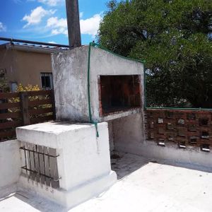 Venta Con Renta Brazo Oriental, 1 Dorm, En Pb, C/ Patio Excl. C/ Azotea Parri.