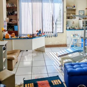 Comoda Oficina O Consultorio En Venta En Edificio Empresarial Cerca Prado