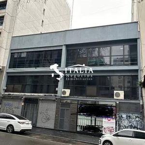 Local Comercial 1300 M2 A 30 Metros De 18 De Julio Y La Imm