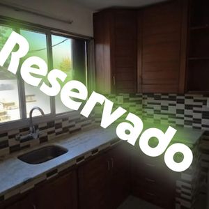 Dueño Vende Apartamento Cómodo Al Fondo Primer Piso Por Escalera.