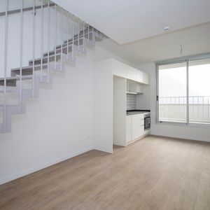 Apartamento Duplex A Estrenar ,  Moderno Y Con Bajos Gastos Comunes