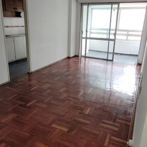 Venta En El Centro, 2 Dormitorios, Terrazas, Al Frente Piso 4, Ascensor