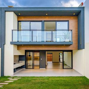 Casa En Venta, Norte, Av. Banzer Y Beni