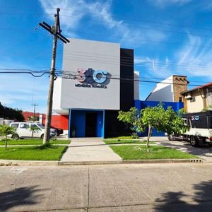 Edificio Comercial En Esquina