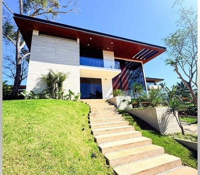 Dos Casas En Un Mismo Terreno En Urubo Golf