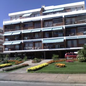 Playa Mansa Pda 13 1/2 Edificio Ubicado Frente A La Playa