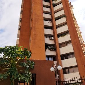 Dpto. De 2 Dorm. En Venta Sobre Av. Velarde - Zona Sur