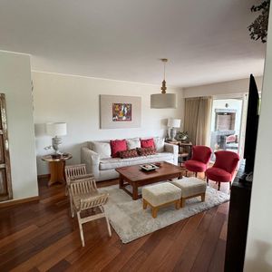 Apartamento Excelentes Condiciones, Carrasco, Dos Plantas, 3 Dor. 3 Baños