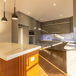 En Venta! A Estrenar Lujosa Casa De 5 Dormitorios En El Urubó