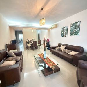 Amplio Departamento Av. Irala Zona Sur