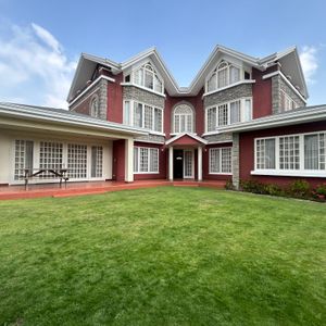 Casa Amoblada En Alquiler En Achumani En Condominio