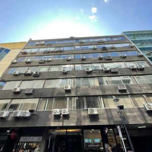 Excelente Oficina En Punto único, Recibidor, 5 Ambientes Y Más