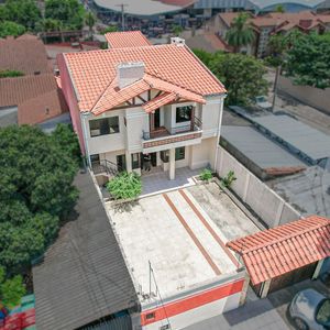 Amplia Casa En Venta Zona Feria Barrio Lindo