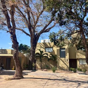 Casa De 3 Suites En La Hacienda 3