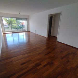 Impecable Apto En Malvín, De 2d - 2b Y Garage, 90 M2, Dueño Vende O Alquila.  