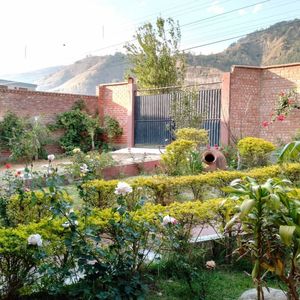 Amplia Casa En Venta