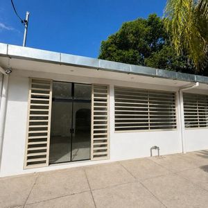 En Alquiler Local Comercial Zona Norte Av Banzer Entre 2do Y 3er Anillo