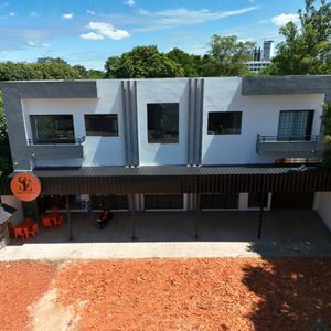 Casa Comercial, Uso Mixto (tc: Oficial)