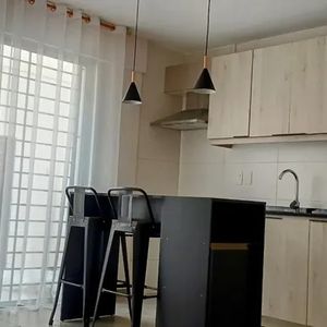 3553 | Iluminado Apto Tipo Duplex De 1 Dorm Con Patio Y Bajos Gc | Brazo O
